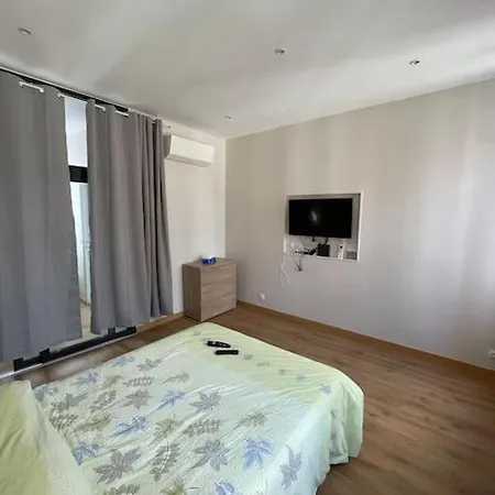 Elegante Maison Proche De La